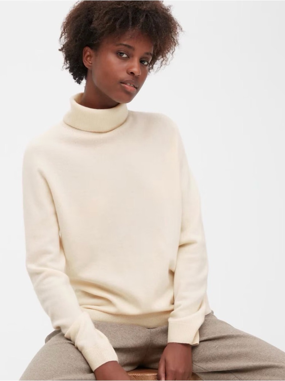 UNIQLO Women's 100% Cashmere 3D Turtleneck Long-Sleeve Sweater Cream XL